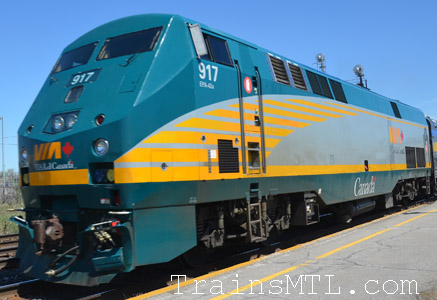 Locomotive VIA917 left side / coté gauche